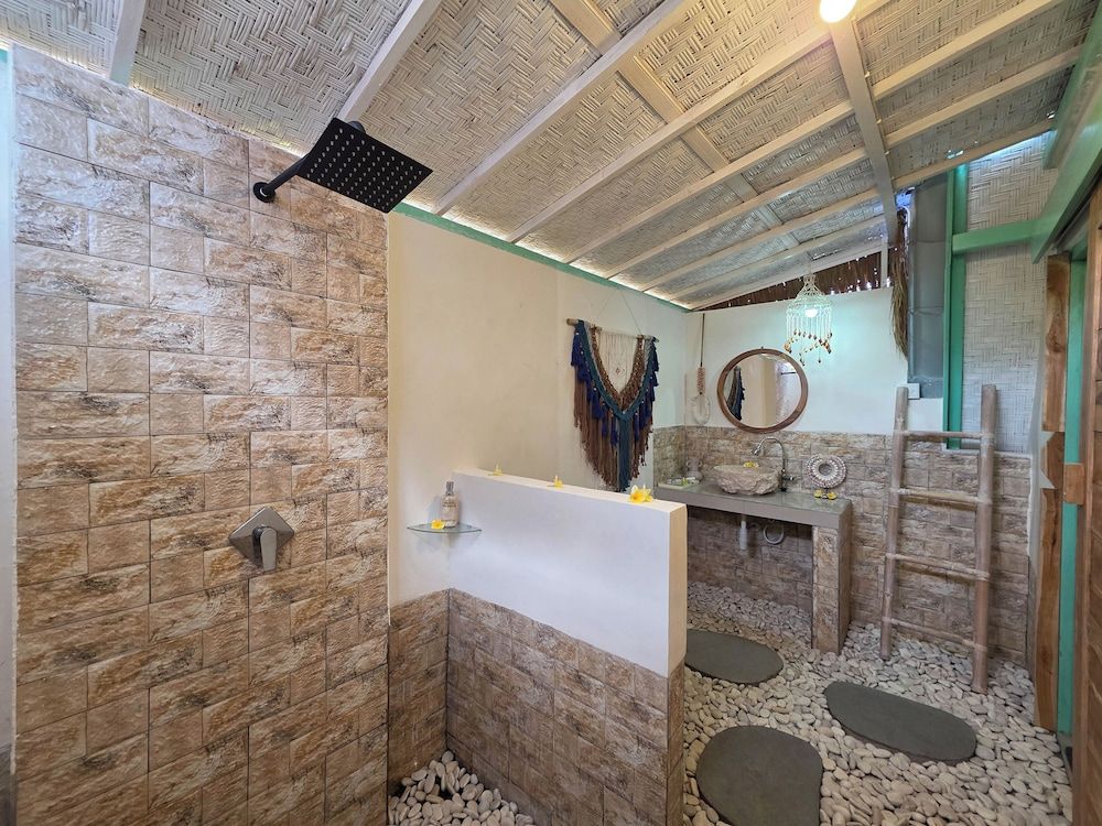 Secret Triangle House, Private Bathroom 15