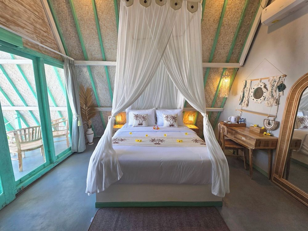 Secret Triangle House, Private Bathroom 8