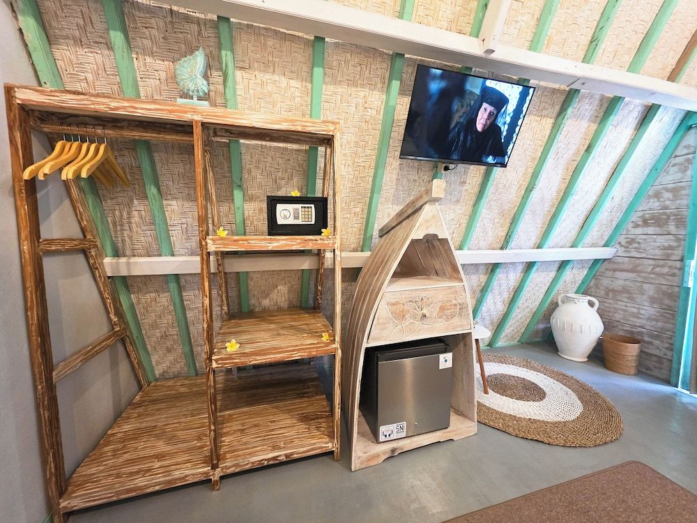 Secret Triangle House, Private Bathroom 21