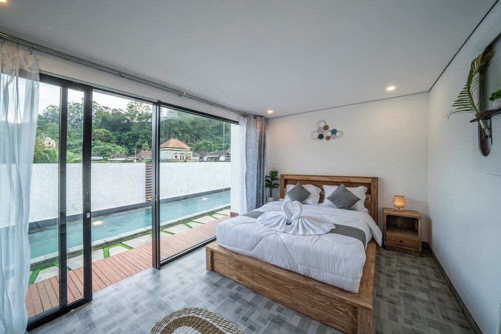 Heaven House Kintamani Double Room, Pool View 14