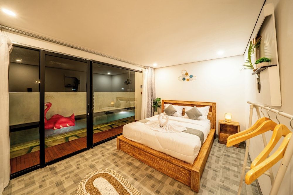 Heaven House Kintamani Double Room, Pool View 15