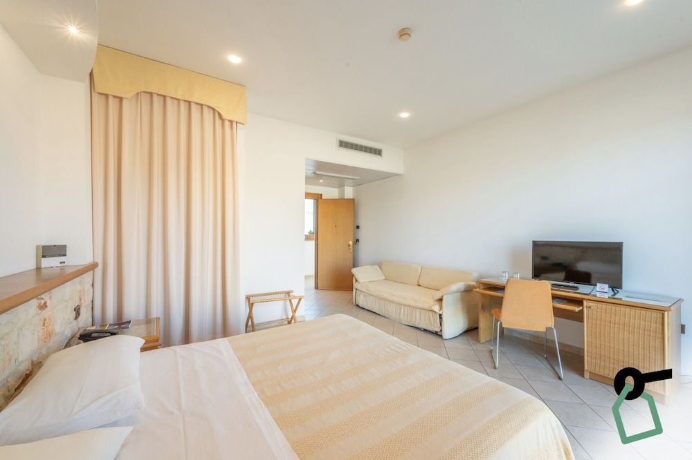 Hotiday Leuca Lungomare Comfort Quadruple Room 2