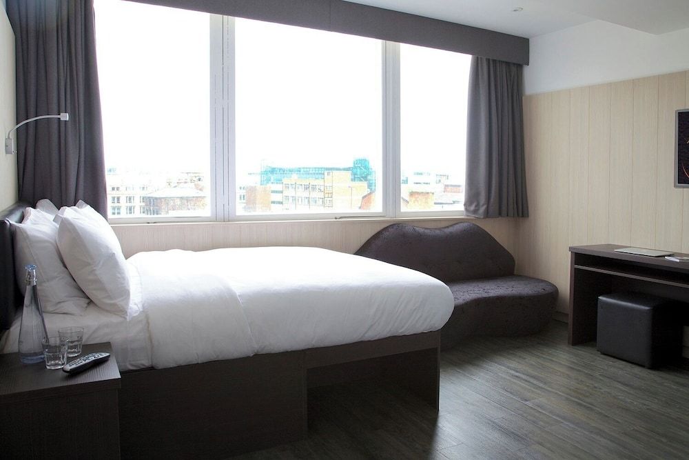 Superior Queen Room