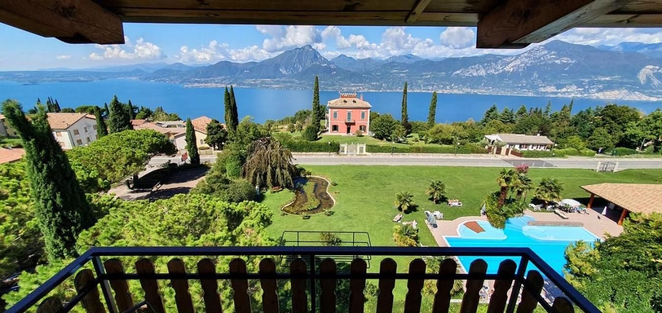 Panoramic Double or Twin Room with Lake View