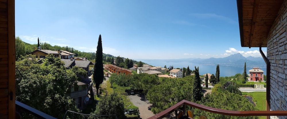 Romantic Junior Suite with 2 balconies, Partial Lake-View
