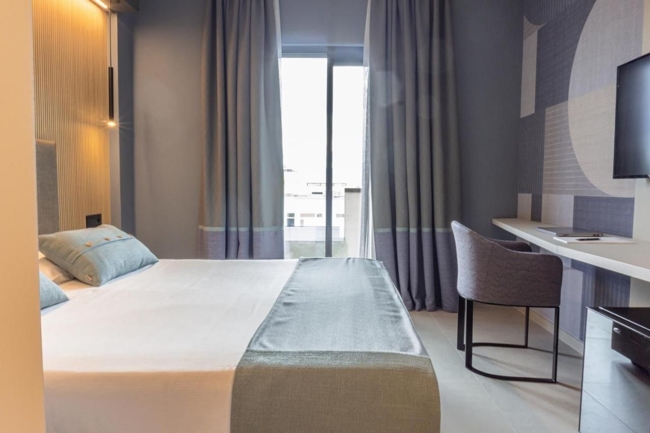 Large Double or Twin Room