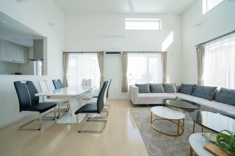 THE LUNA LOUNGE Family Villa 70