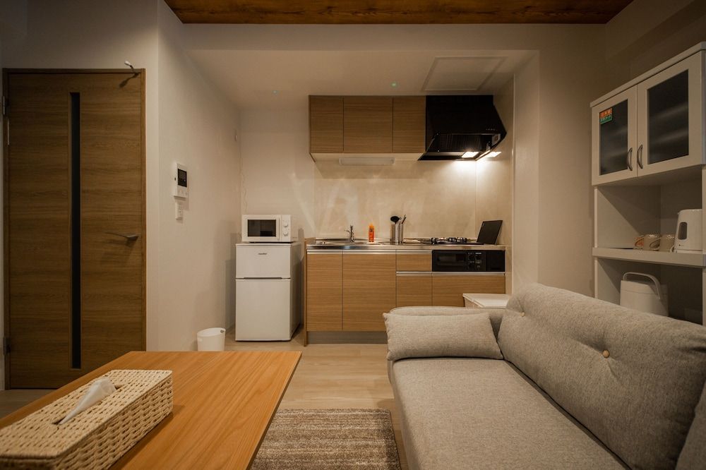 Astoria105 Basic Apartment 13