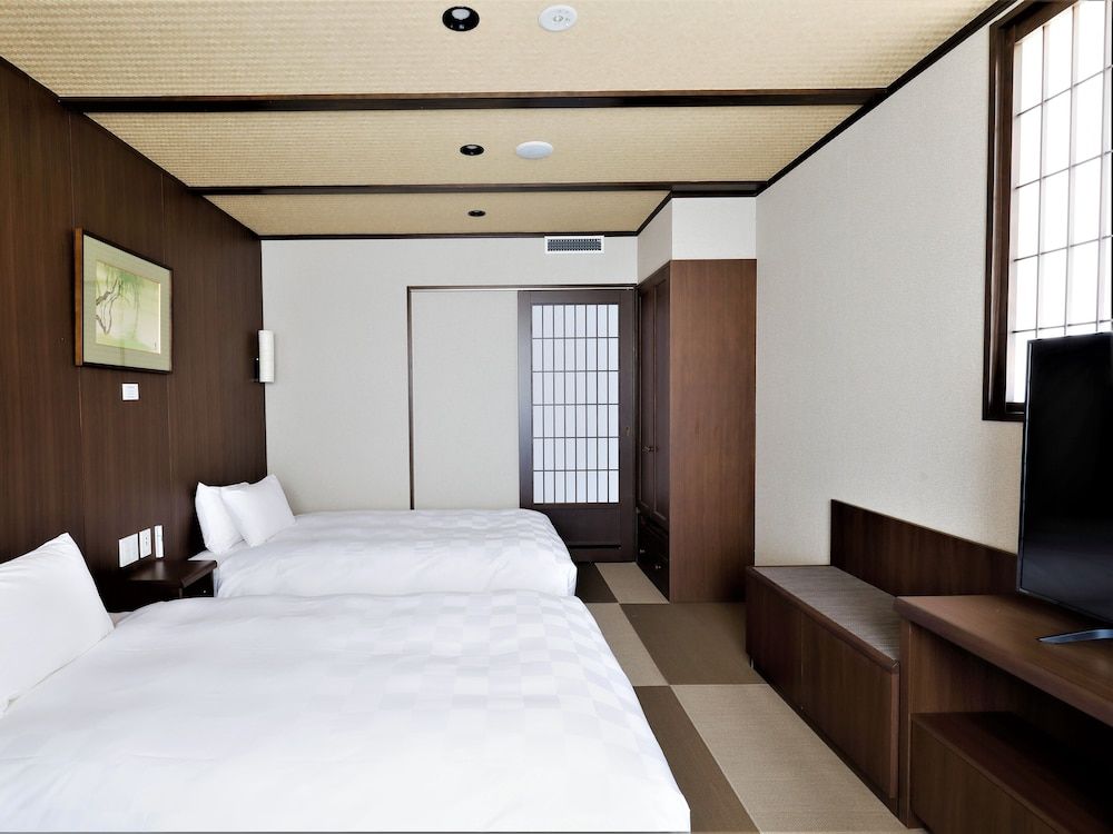 Standard Western-style twin room