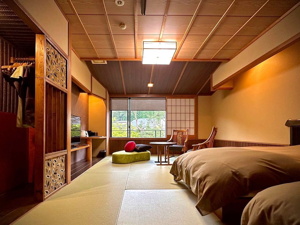 Design Quadruple Room, Non Smoking, Garden View (with toilet/sink/bath, east building)