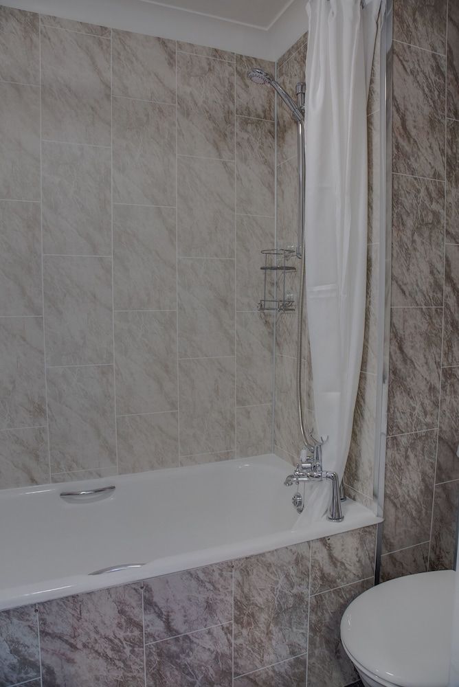 Orwell Hotel Triple Room 6