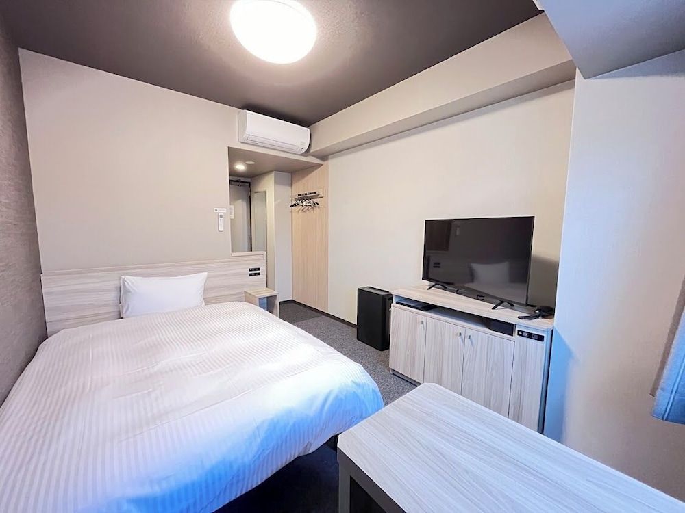 Standard Single Room, Smoking