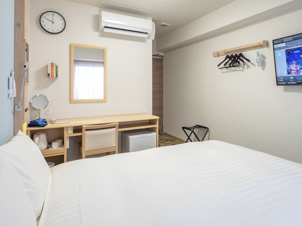 Standard Double Room, Smoking
