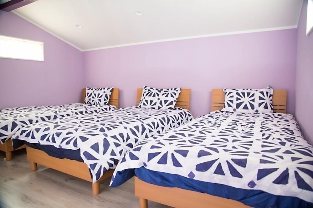 Room, Multiple Beds, Non Smoking, Private Bathroom