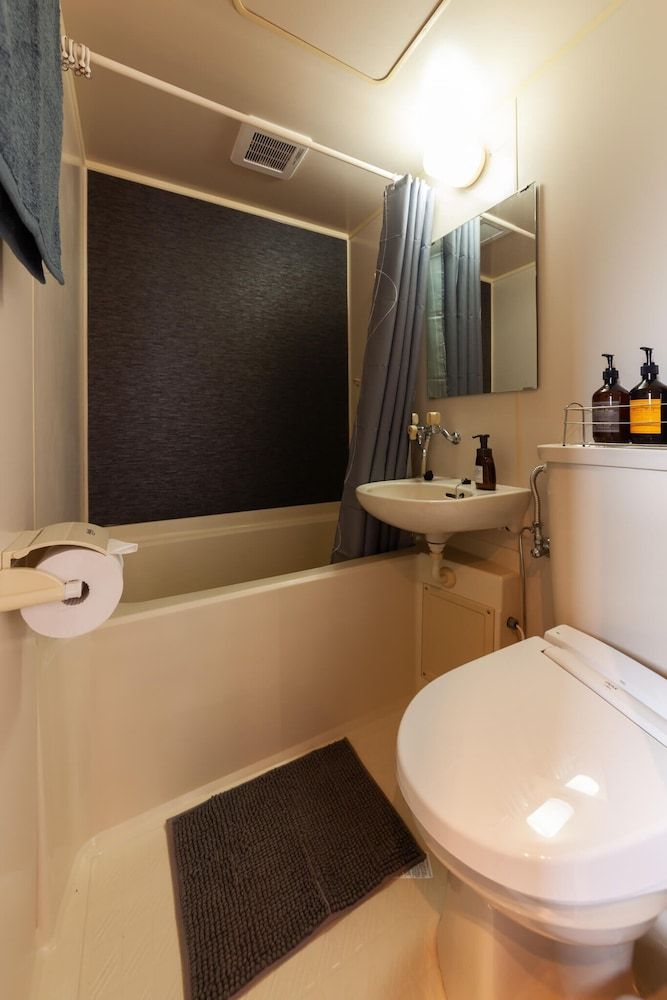Classic Single Room (402)