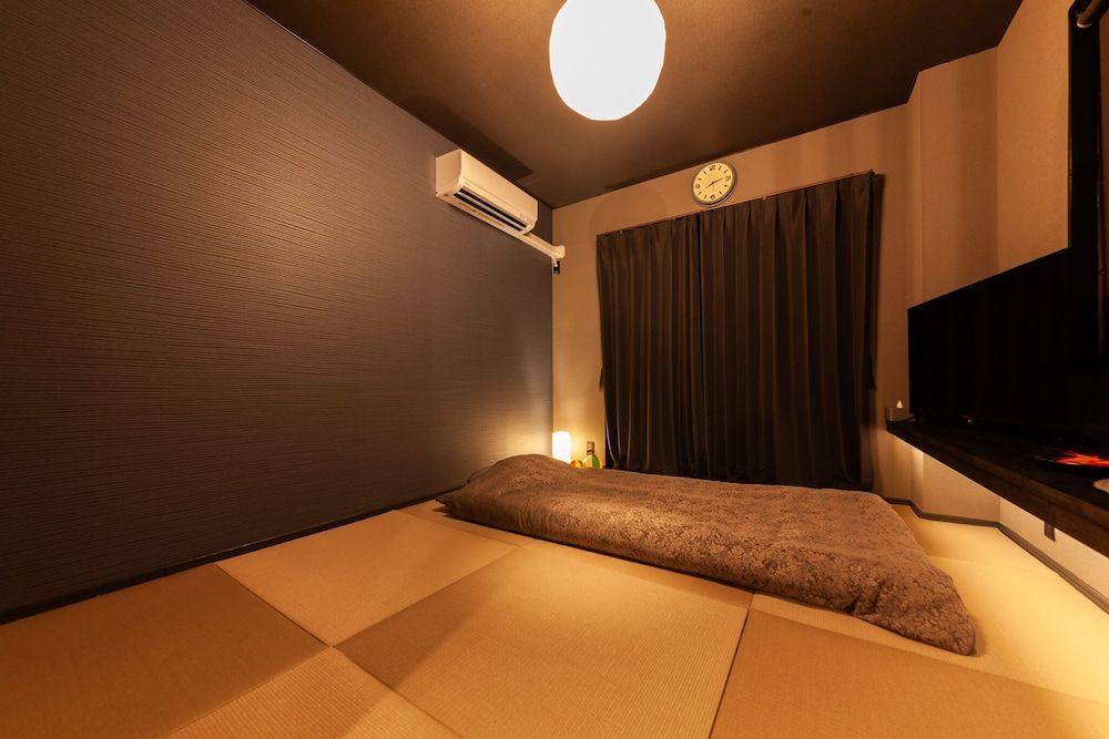 Classic Single Room (402)
