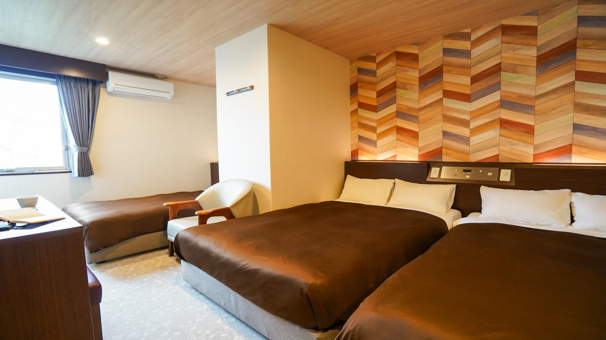 Triple Room - Newly Renovated, Smoking, E-Cigarettes Only