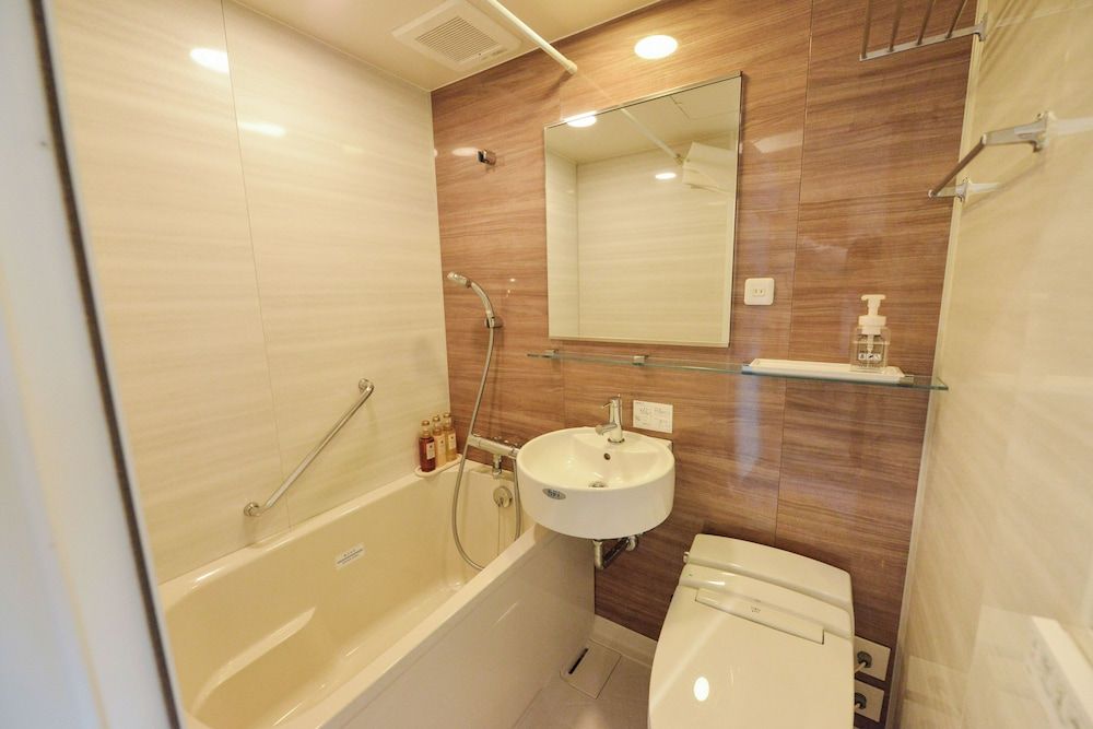 Single Room, Smoking