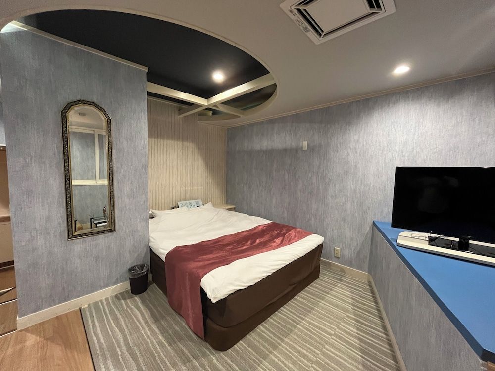 Basic Double Room, 1 Queen Bed, Smoking