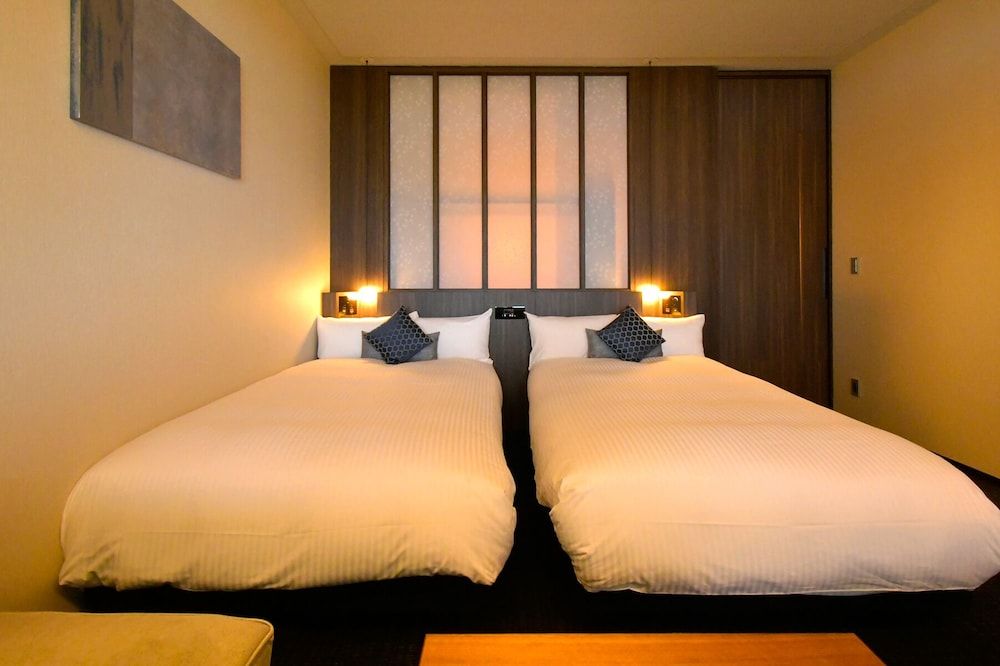 Deluxe Twin Room with Cypress Onsen View Bath - Non-Smoking