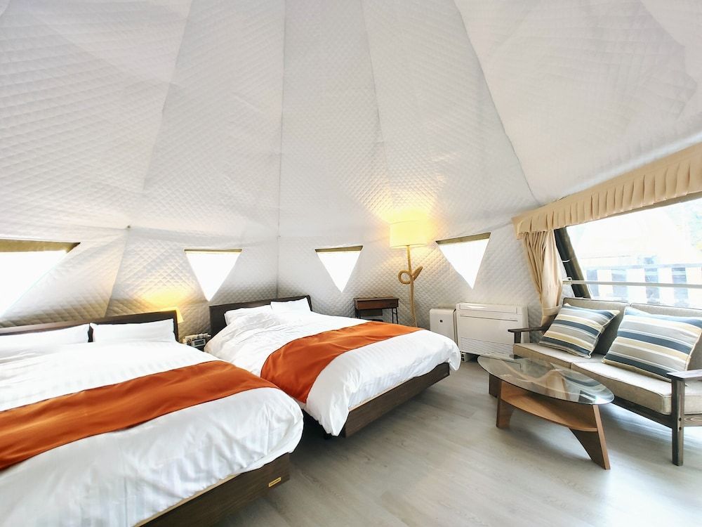 Basic Twin Room, 2 Double Beds, Non Smoking, Mountain View