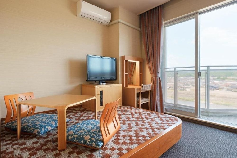 Standard Western-style Twin Room (33sqm) (with Bath and Toilet), Non Smoking