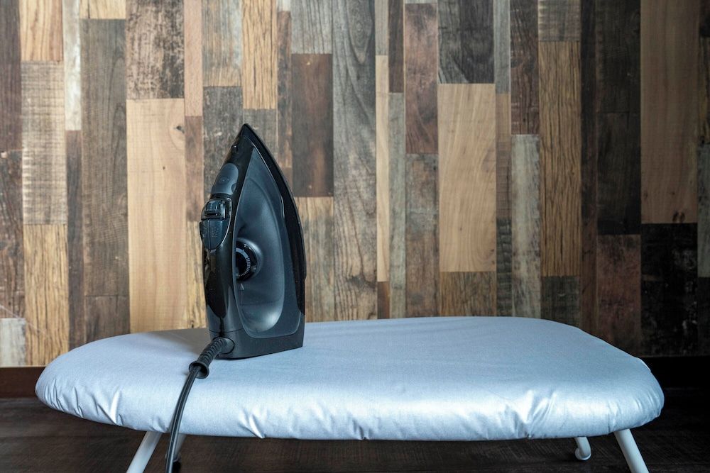 Iron/Ironing Board