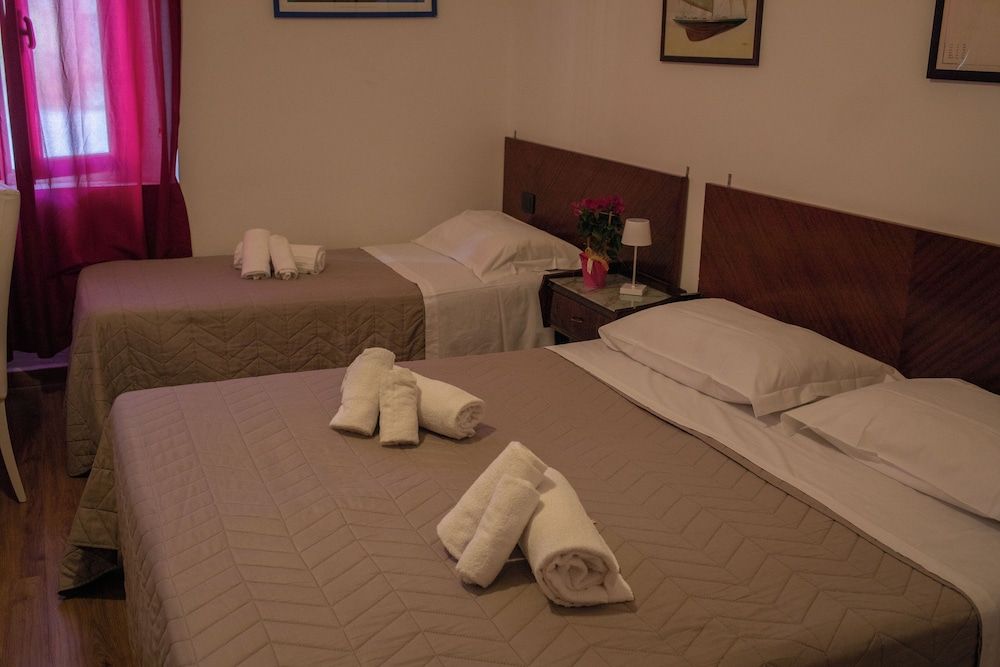 HOTEL ARISTON Classic Triple Room 5