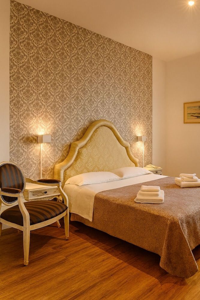 HOTEL ARISTON Classic Double or Twin Room 3