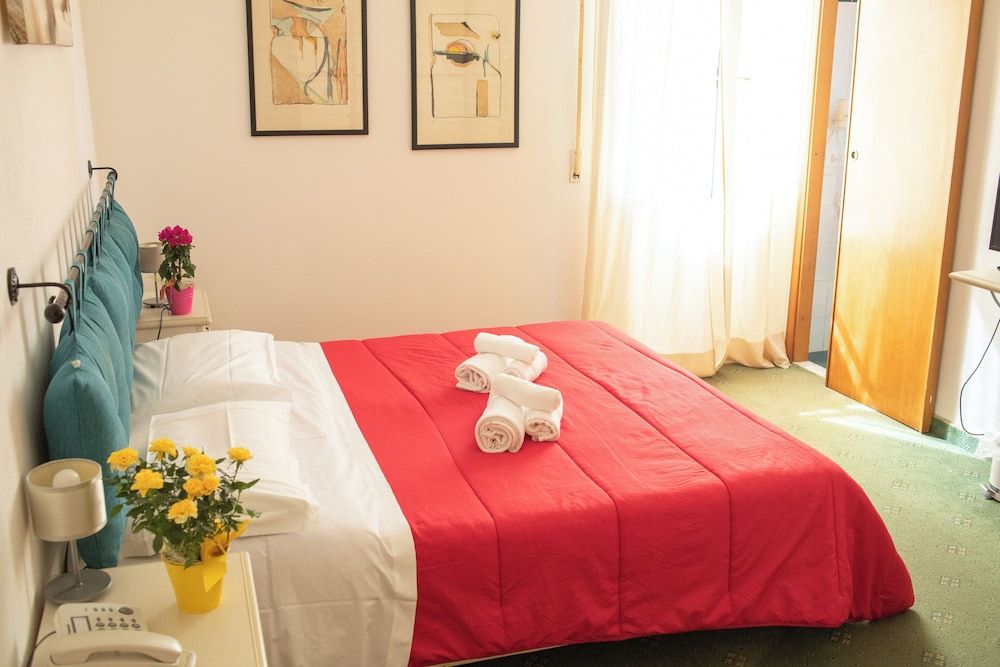 HOTEL ARISTON Classic Double or Twin Room 16