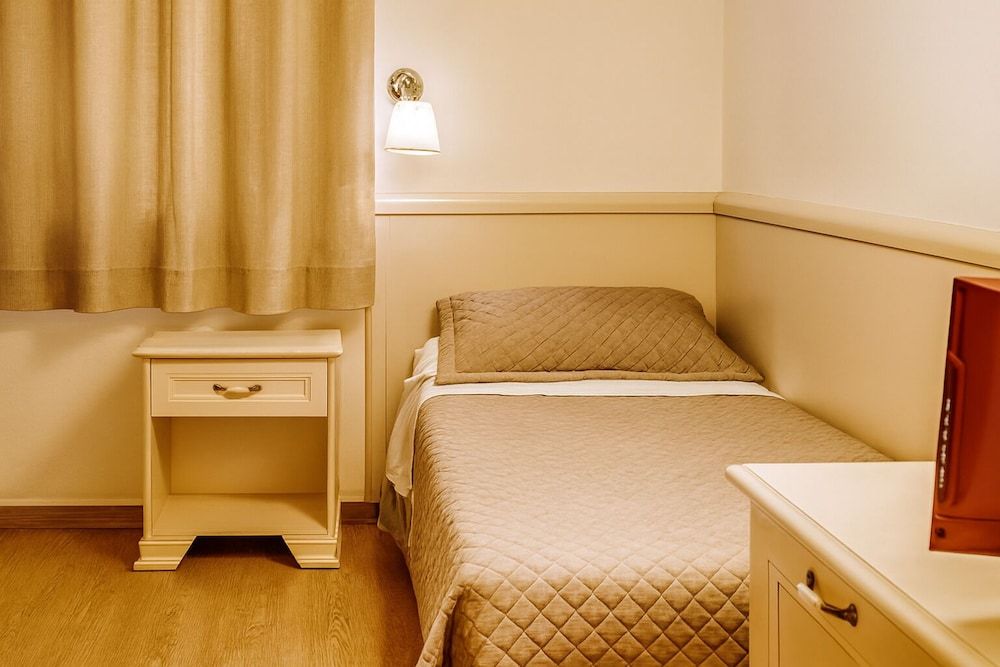 HOTEL ARISTON Economy Single Room