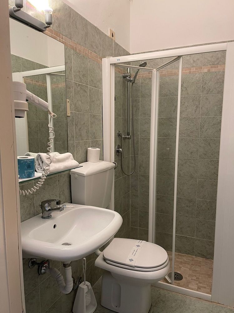 HOTEL ARISTON Economy Single Room 2