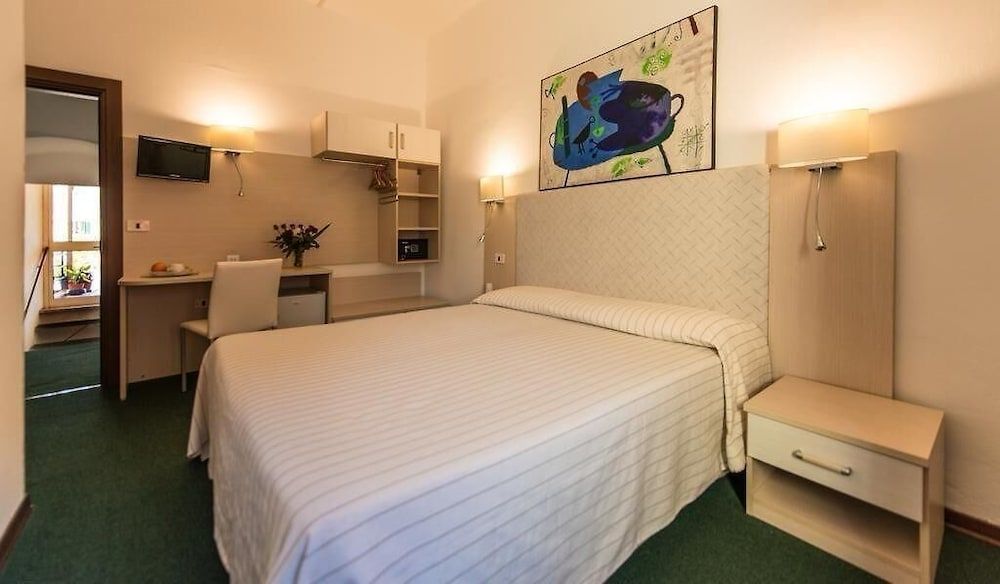 HOTEL ARISTON Classic Double or Twin Room 20