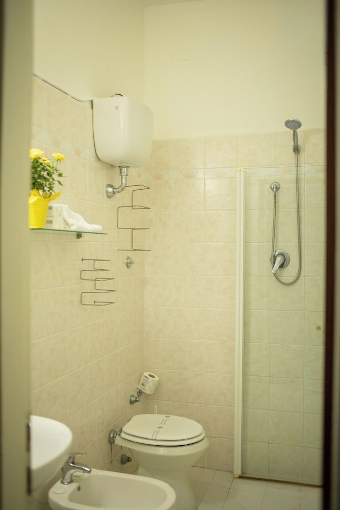 HOTEL ARISTON Classic Triple Room 8