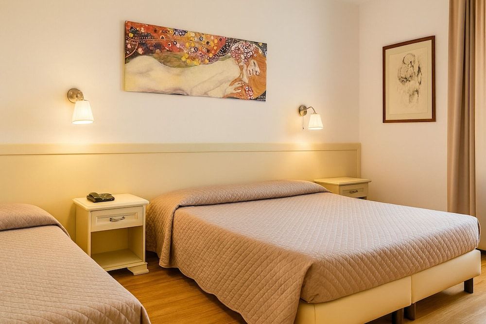 HOTEL ARISTON Classic Triple Room