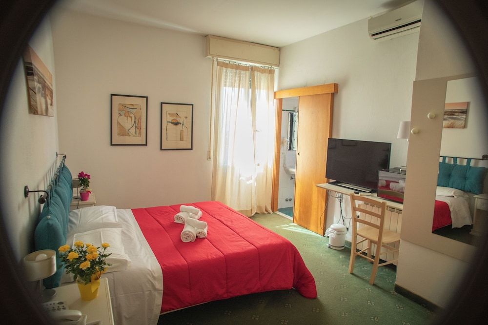 HOTEL ARISTON Classic Double or Twin Room 18