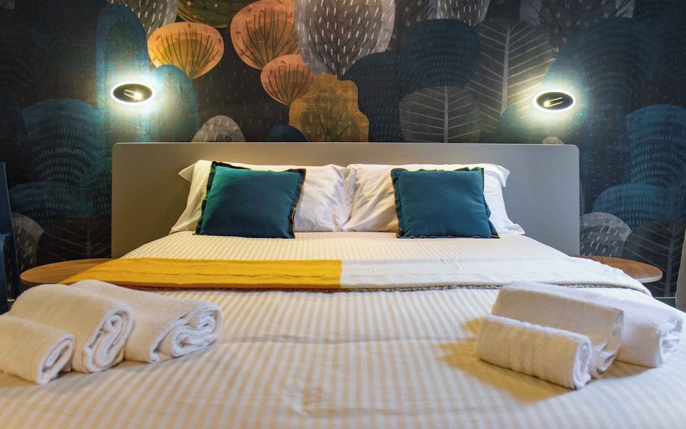 Opera Boutique Superior Double Room, City View 2