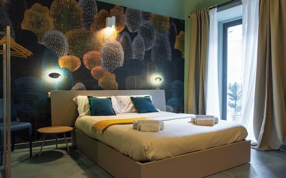 Opera Boutique Superior Double Room, City View 3