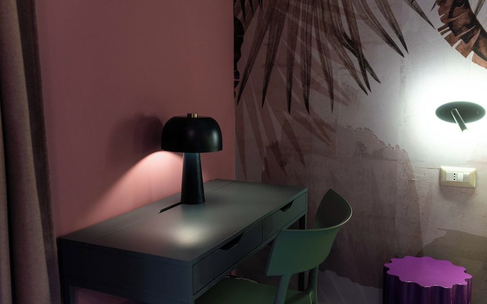 Opera Boutique Family Double Room, City View 7