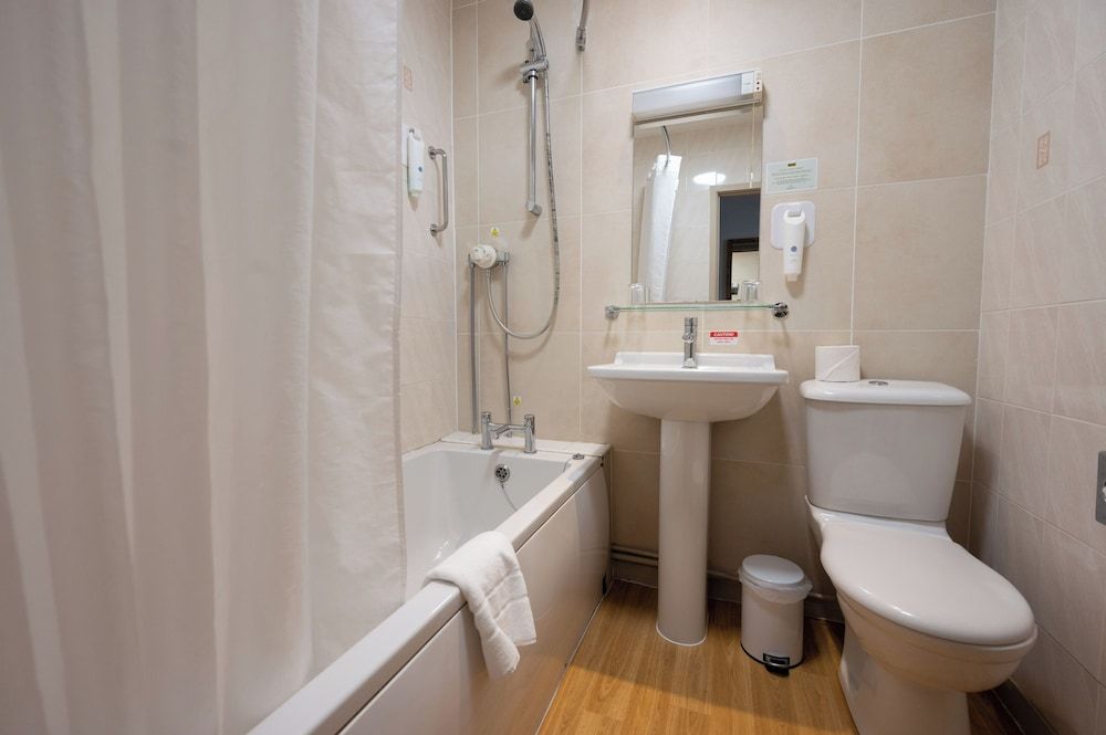 Millers Hotel by Greene King Inns Single Room 4