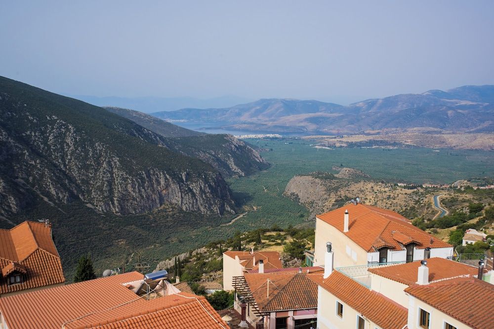 Tholos Double Room 5