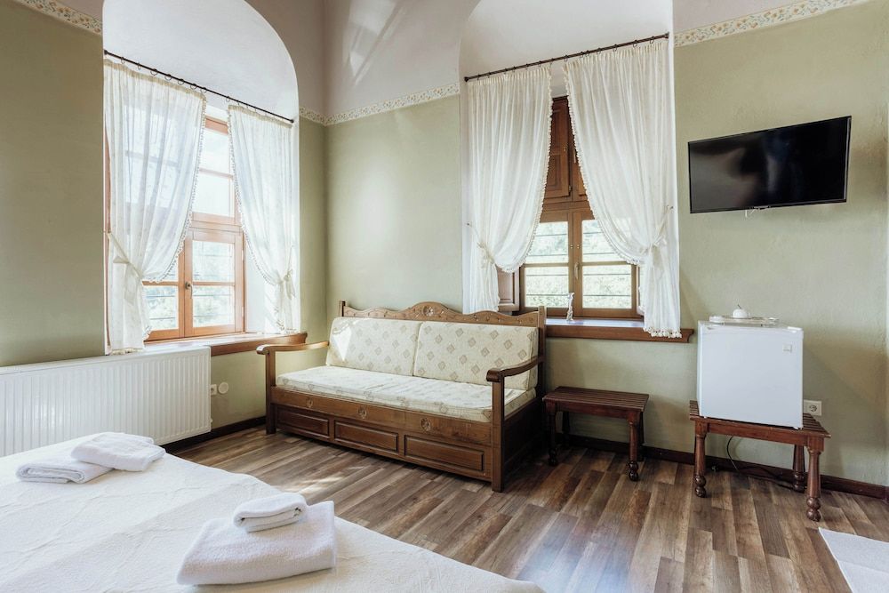 Superior, King and Sofa Bed, City or Mountain View