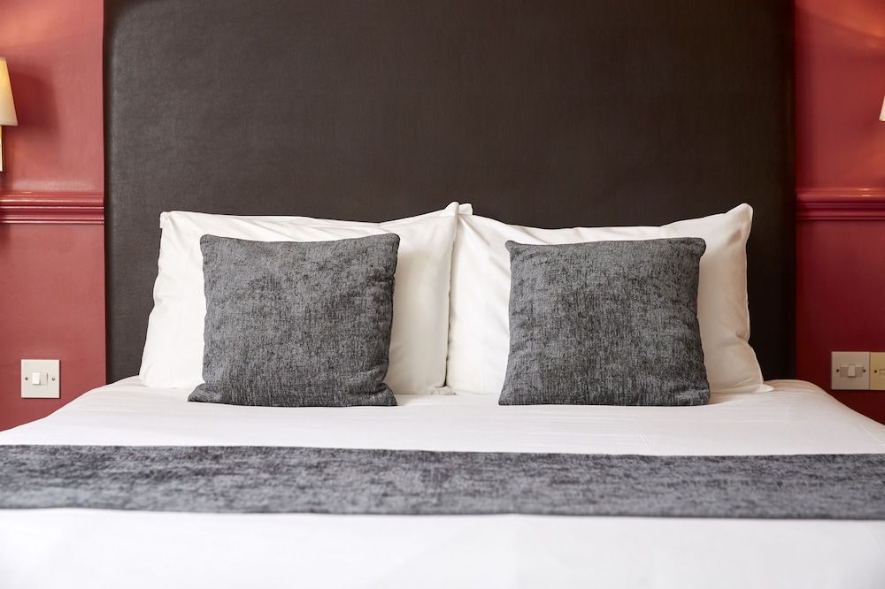 Dog House by Greene King Inns Double Room 8