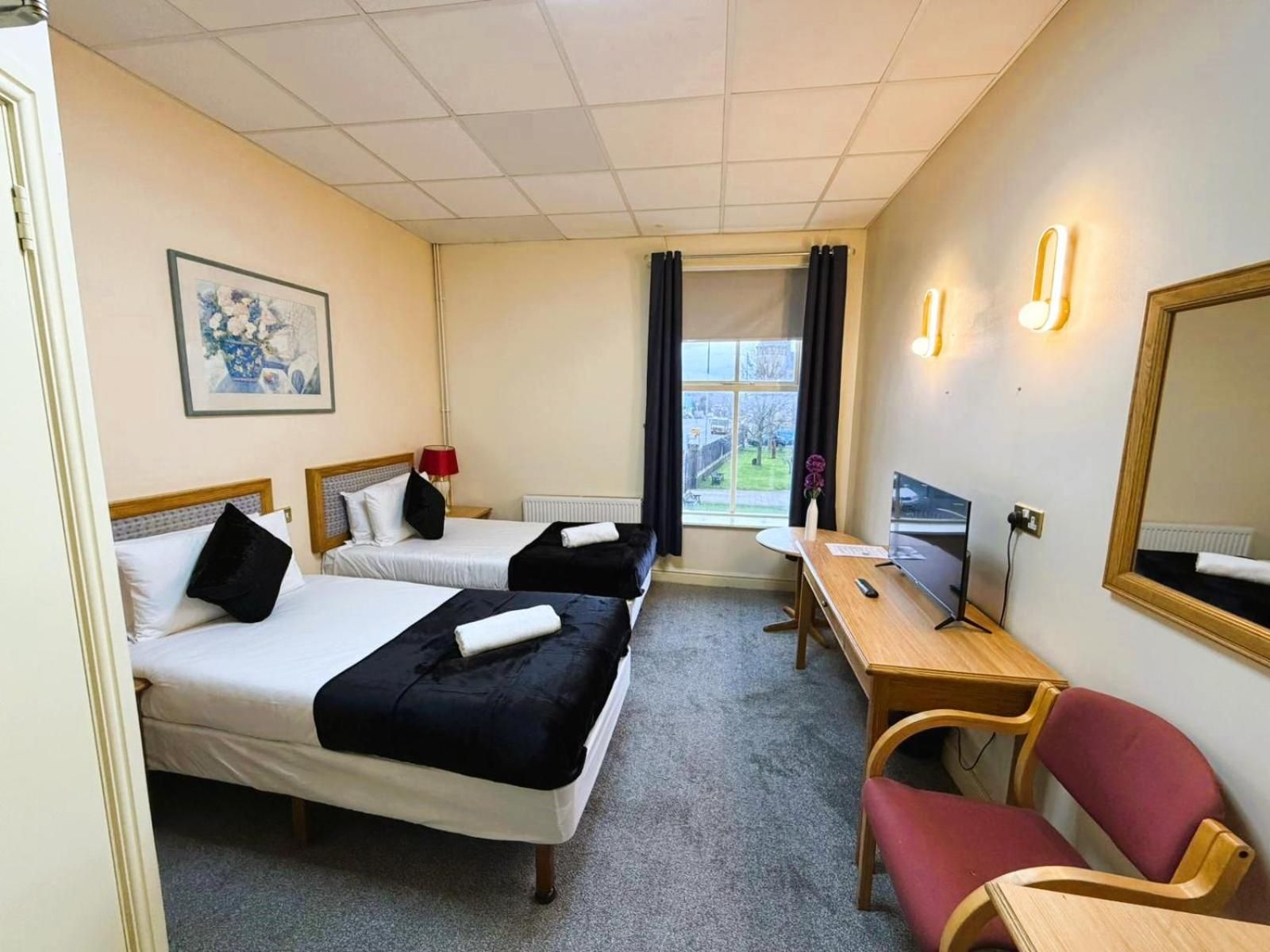 Twin Room with Shared Bathroom