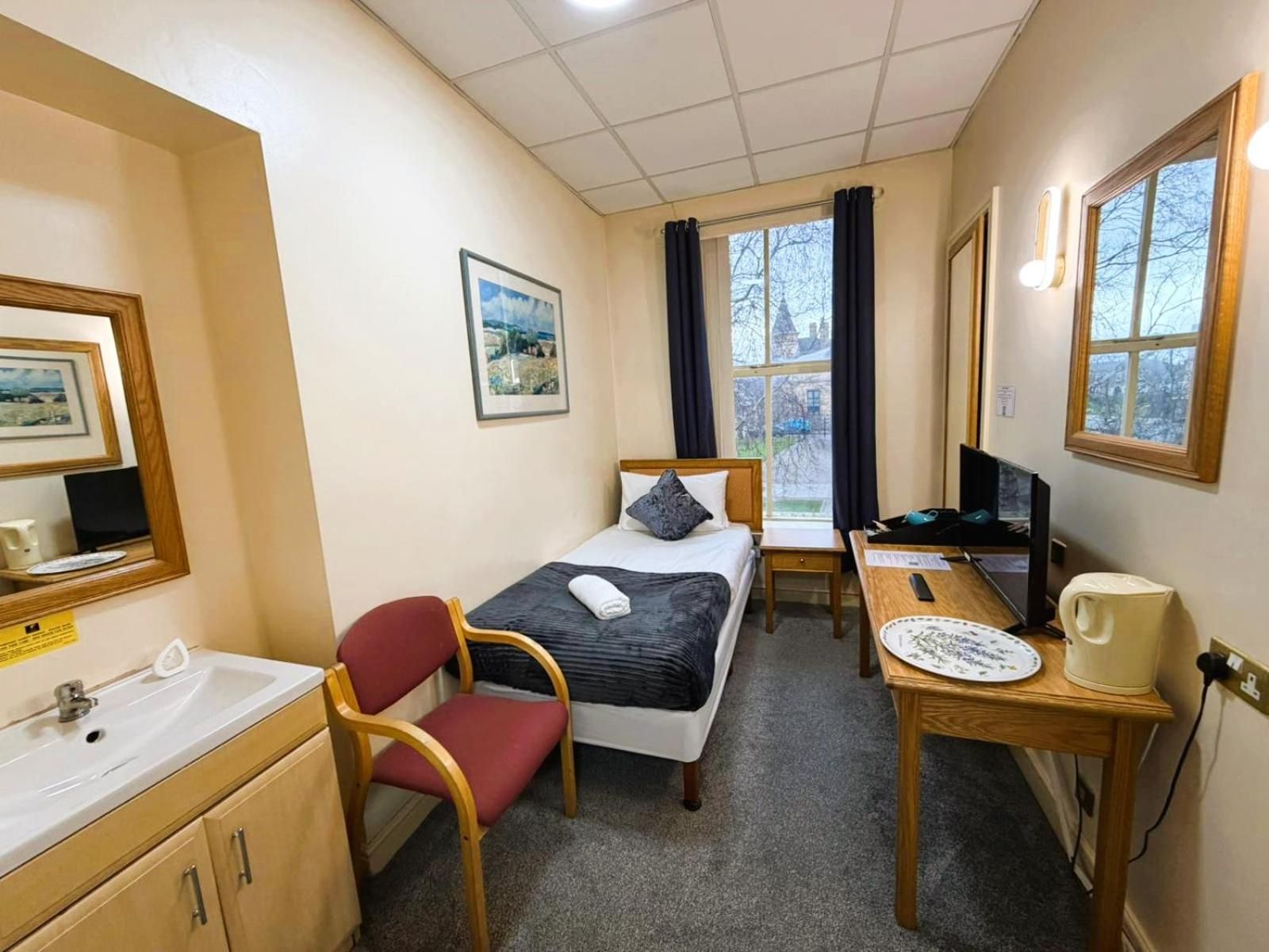 Single Room with Shared Bathroom