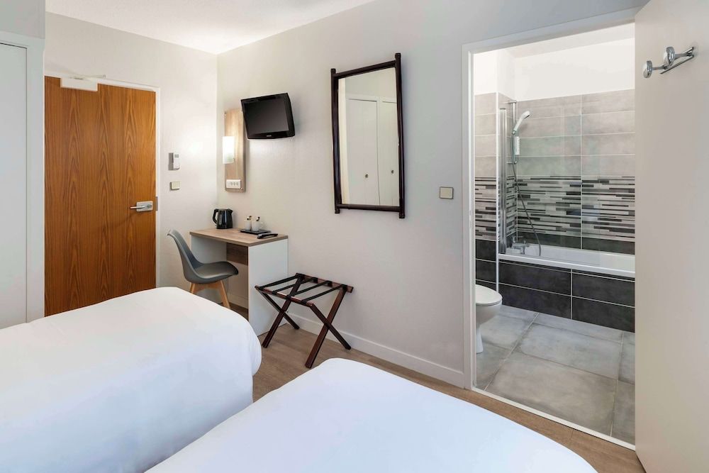 Sure Hotel by Best Western Saintes Standard Room, 2 Twin Beds, Non Smoking 3