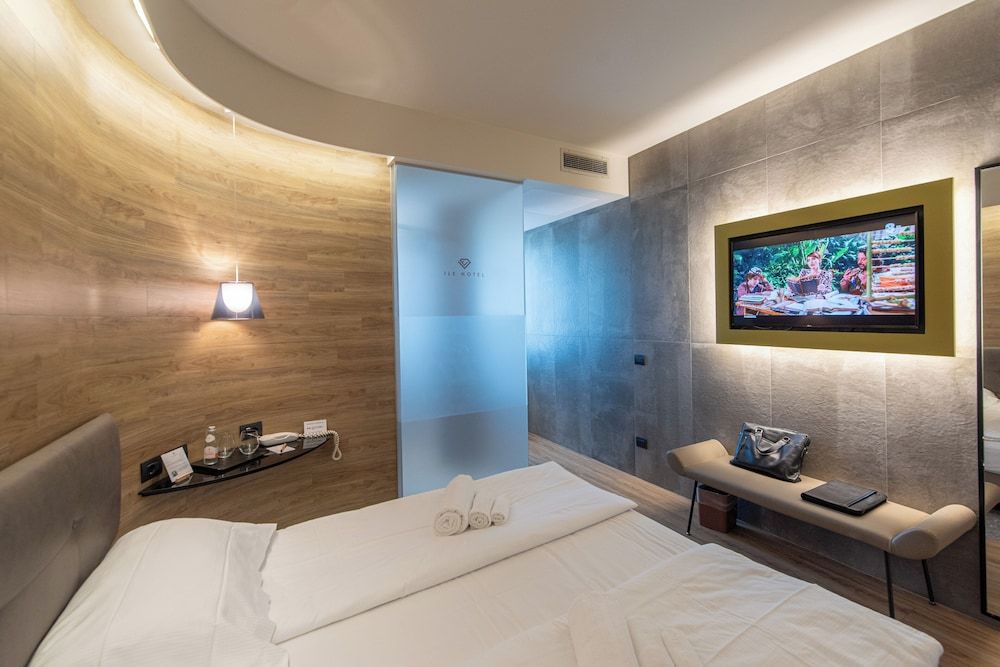 Ile Hotel Junior Suite Doppia con doccia a vista 3