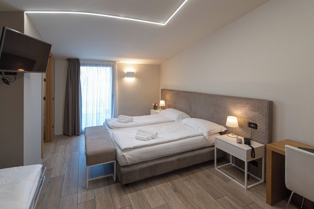 Ile Hotel Junior Suite Quadrupla con terrazzo 9