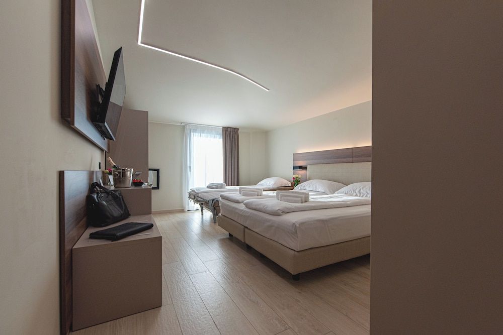 Ile Hotel Junior Suite Tripla con terrazzo 8