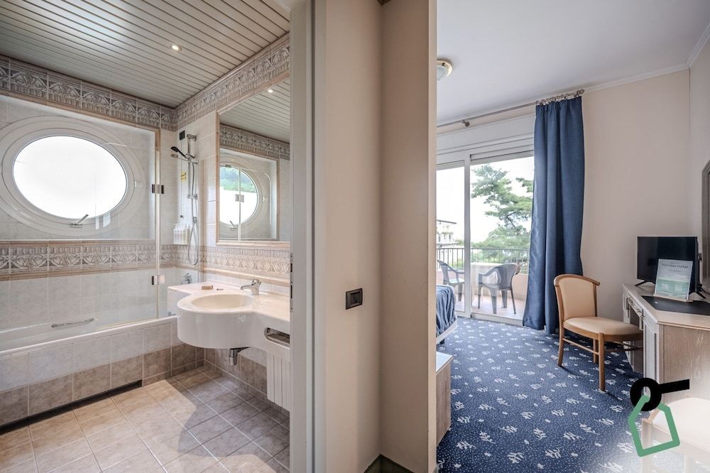 Hotiday Room Collection - Stresa Classic Double Room, Balcony 20